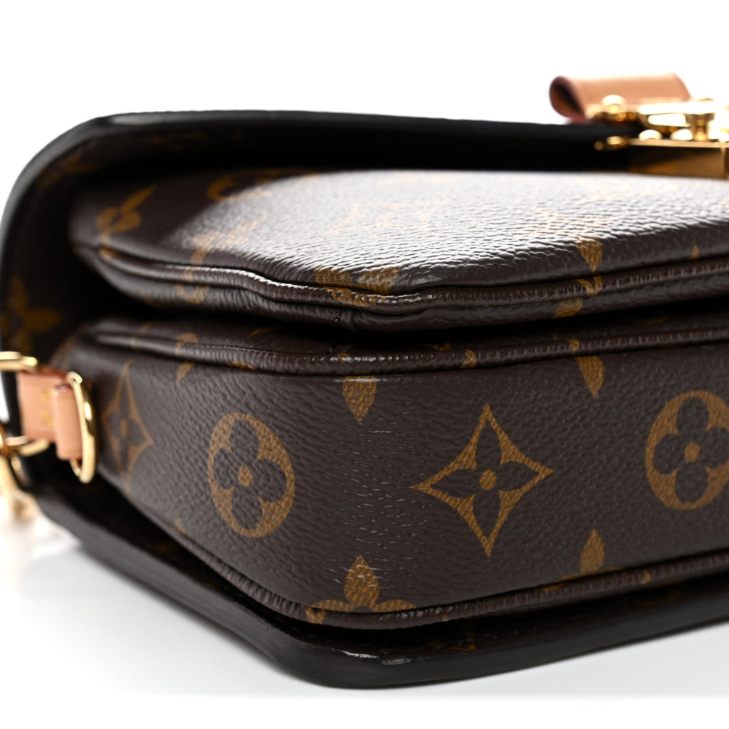 Monogram Pochette Metis East West