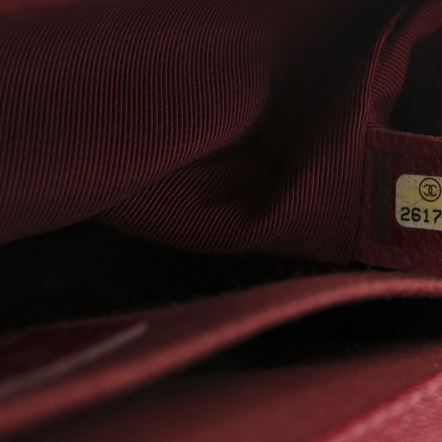 Caviar Quilted Medium Boy Flap Burgundy