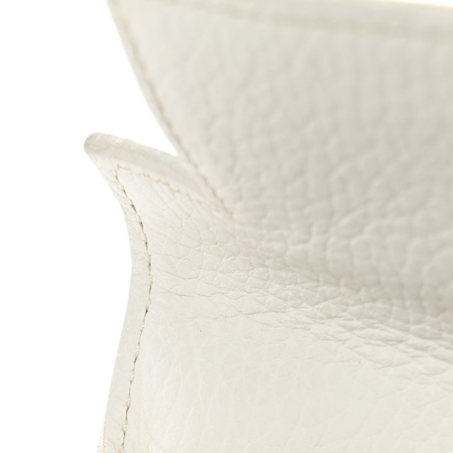 Taurillon Clemence Kelly Retourne 32 White
