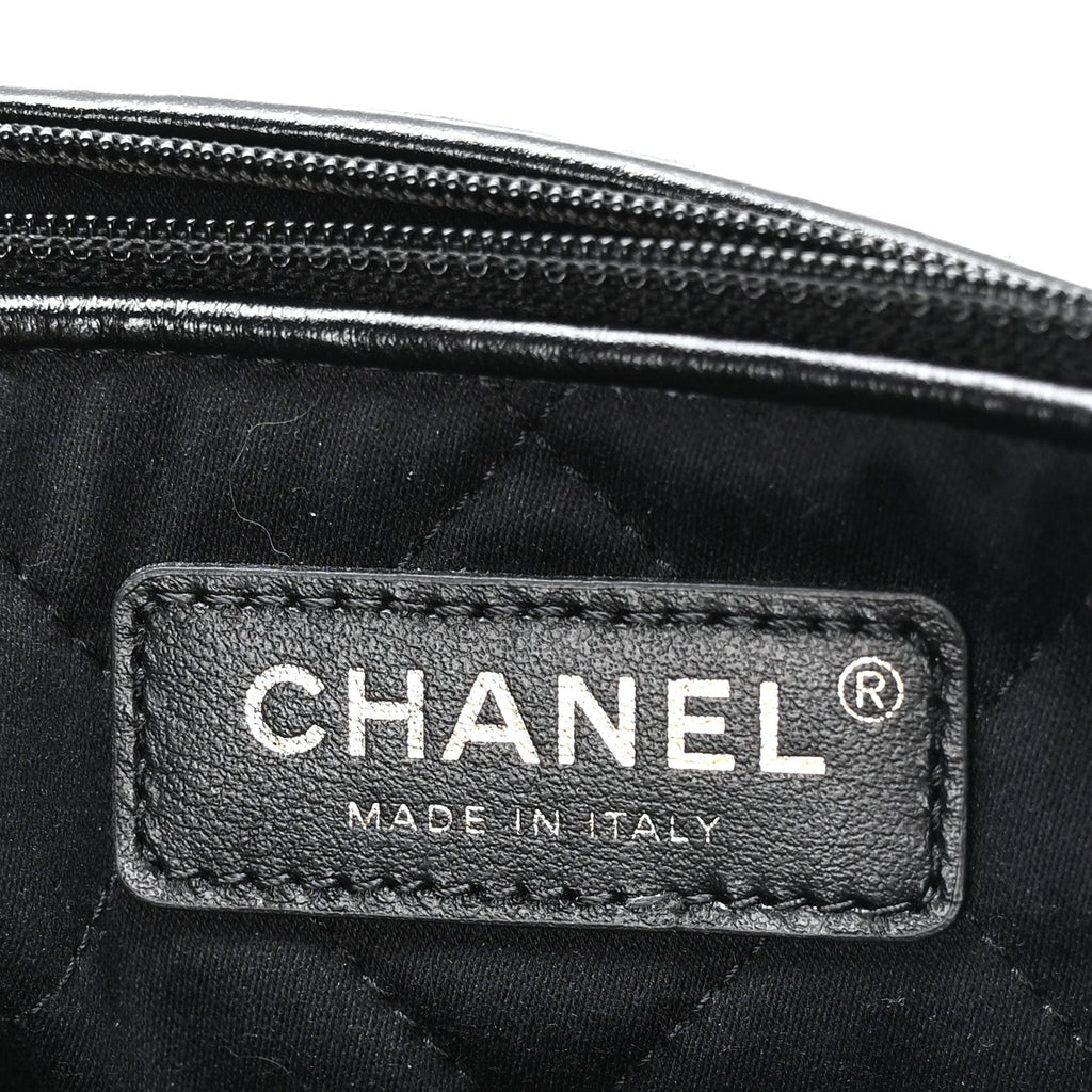 Shiny Calfskin Quilted Small Chanel 22 Black