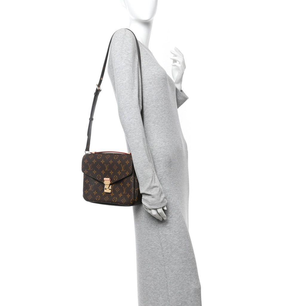 Monogram Pochette Metis