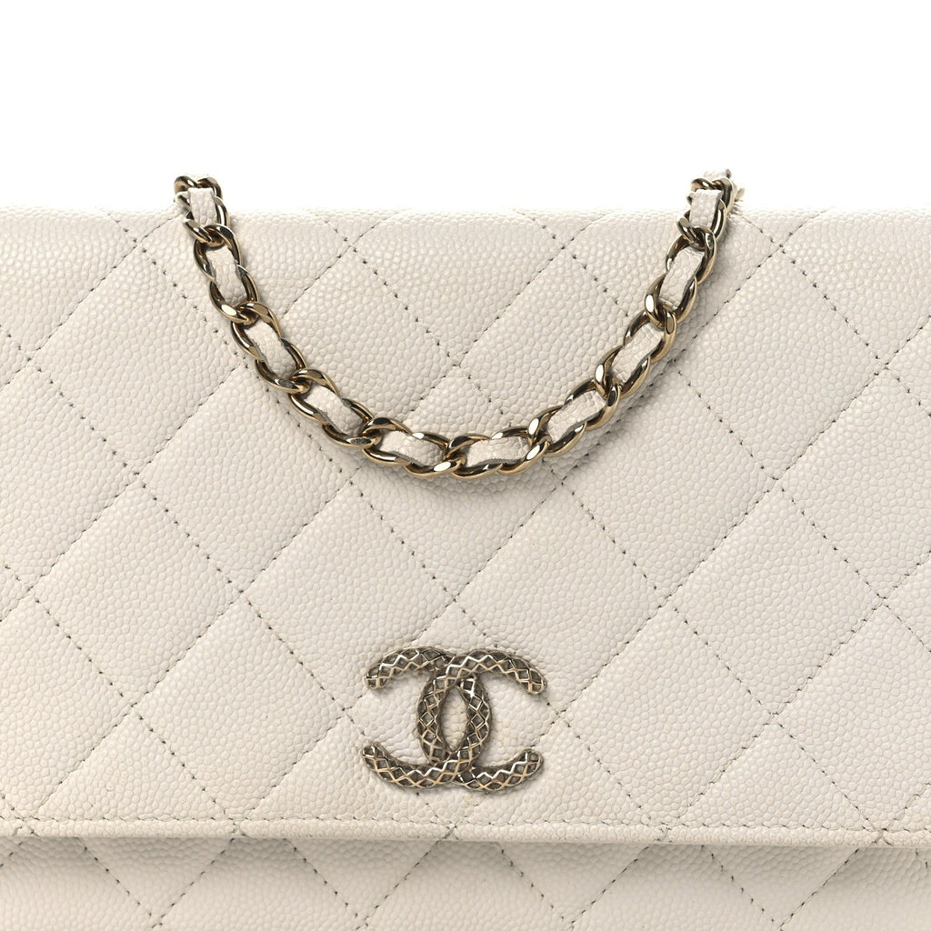 Caviar Quilted Perforated Metal CC Wallet On Chain WOC White