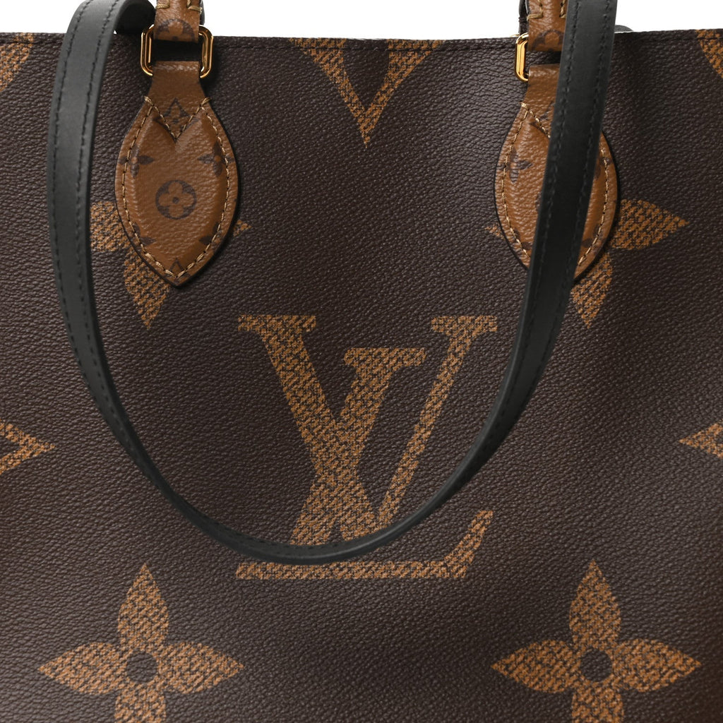 Reverse Monogram Giant Onthego MM