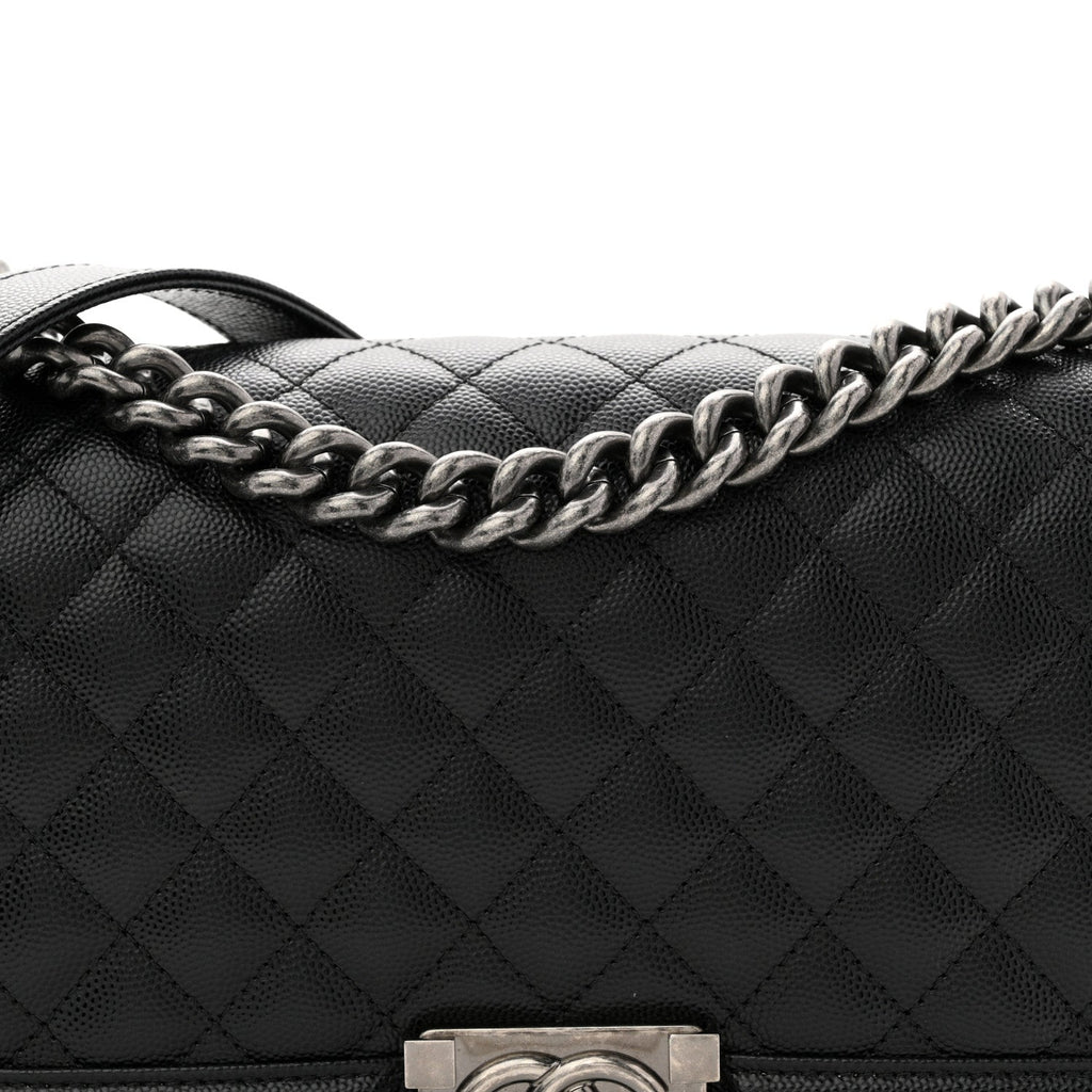 Caviar Quilted Medium Boy Flap Black