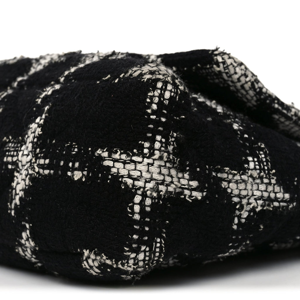 Tweed Quilted Maxi Chanel 19 Flap Black White