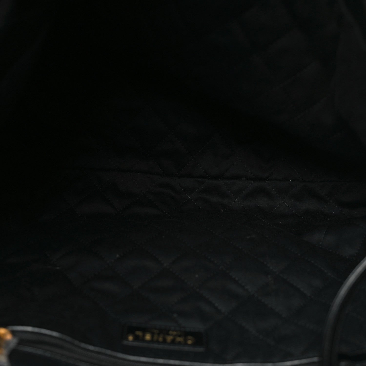 Shiny Calfskin Quilted Chanel 22 Black