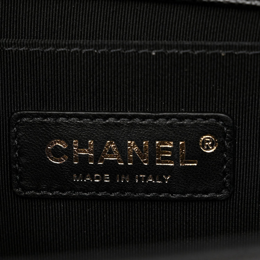 Caviar Quilted Medium Boy Flap Black