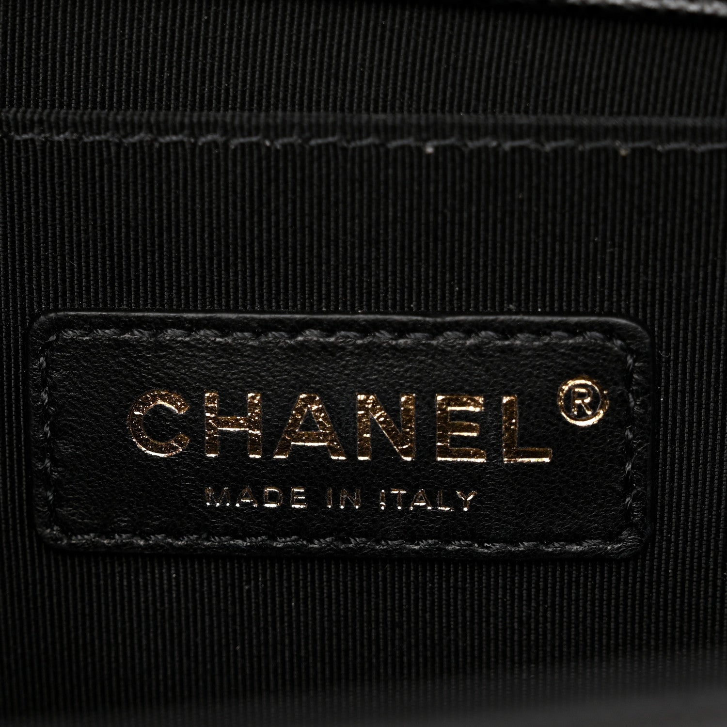 Caviar Quilted Medium Boy Flap Black