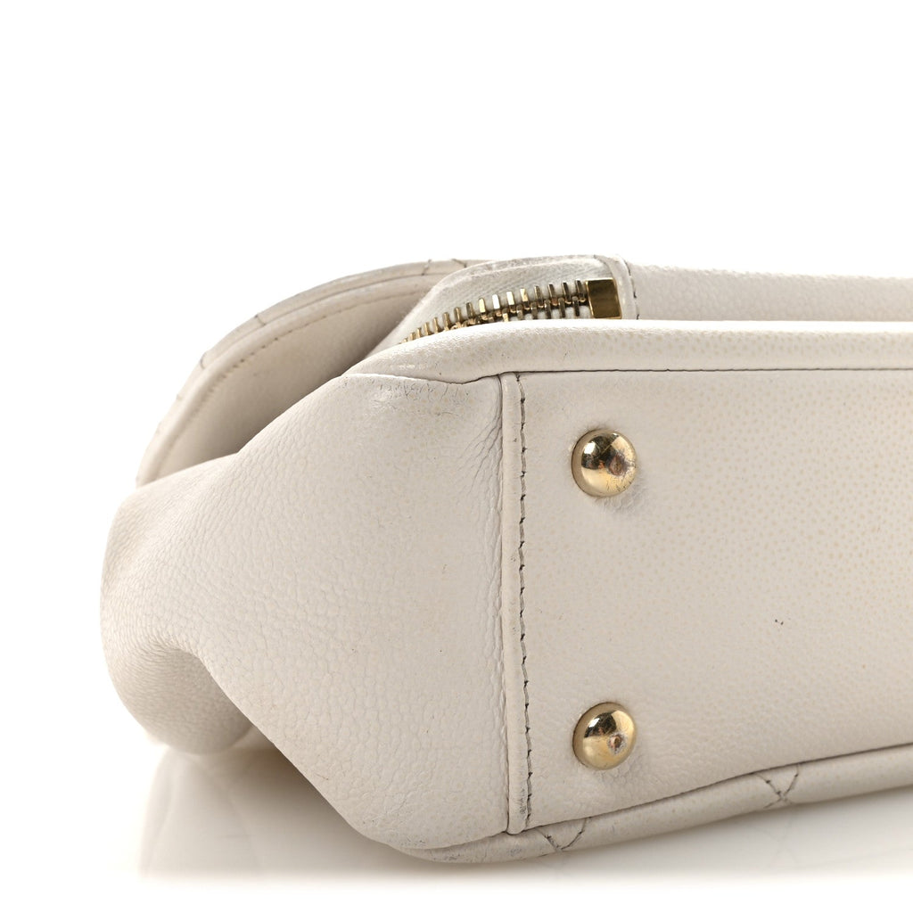 Caviar Quilted Medium Business Affinity Flap White