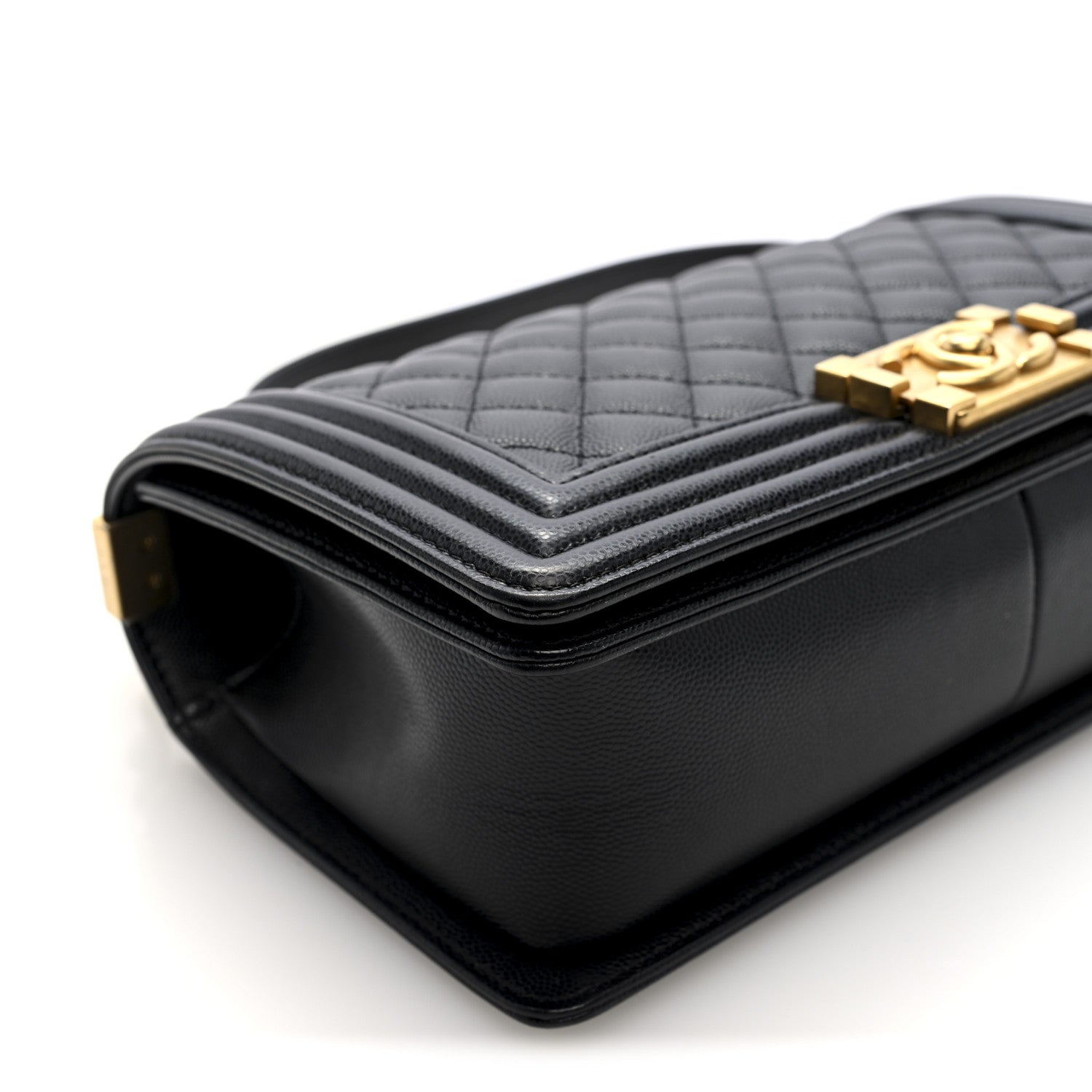 Caviar Quilted Medium Boy Flap Black