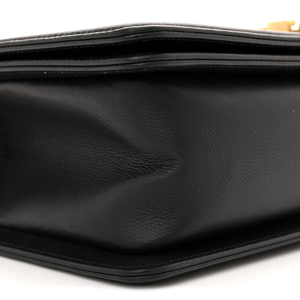 Caviar Quilted Medium Boy Flap Black