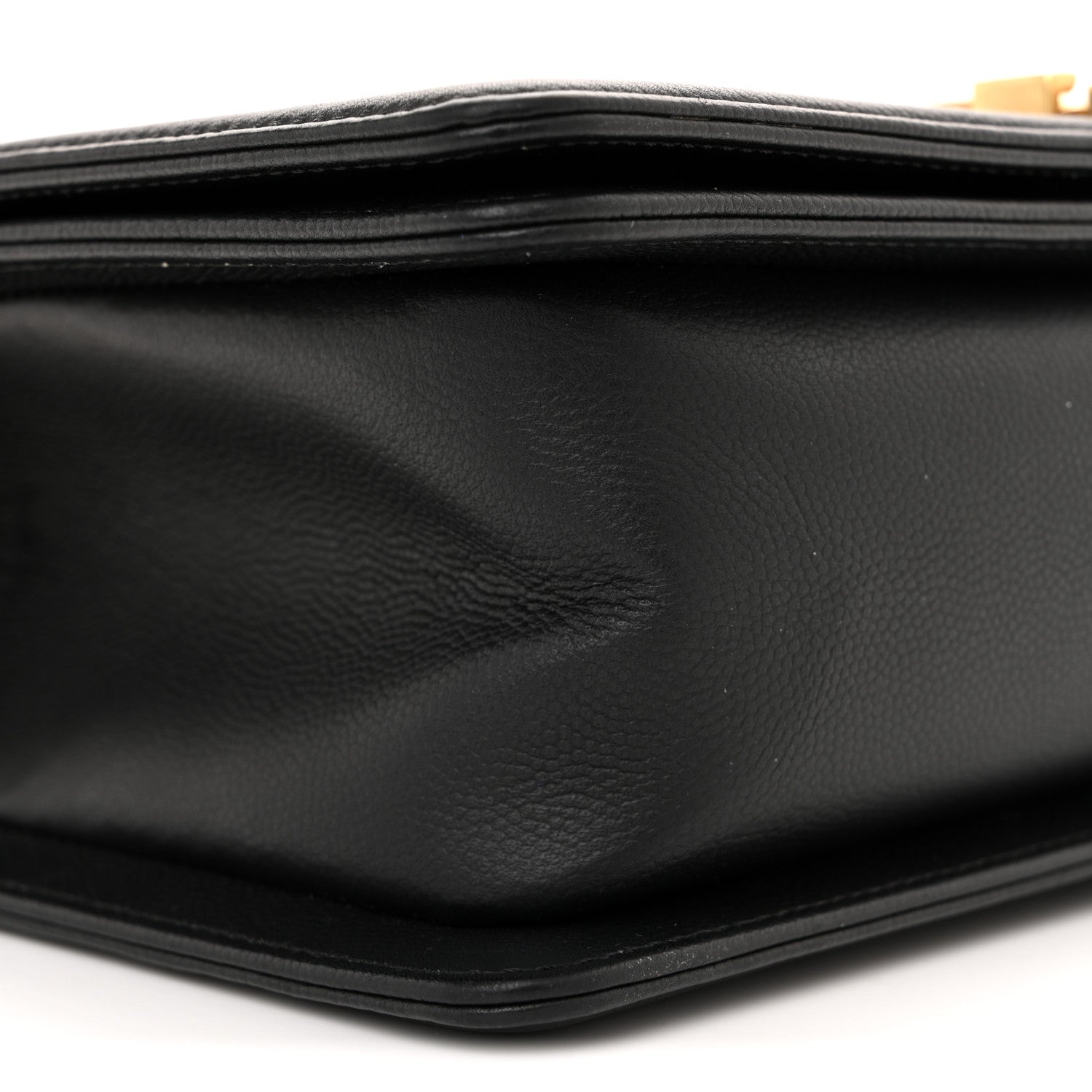 Caviar Quilted Medium Boy Flap Black
