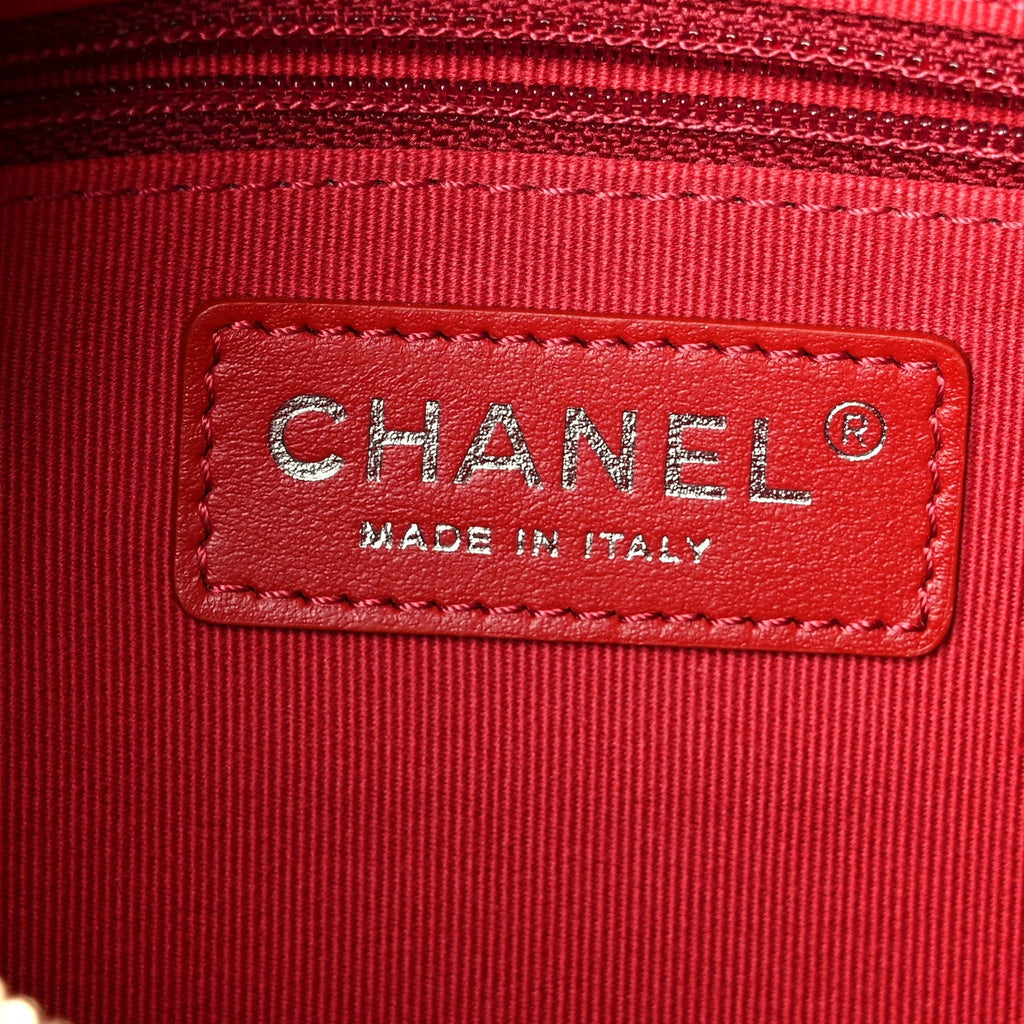 Aged Calfskin Quilted New Medium Gabrielle Hobo Black