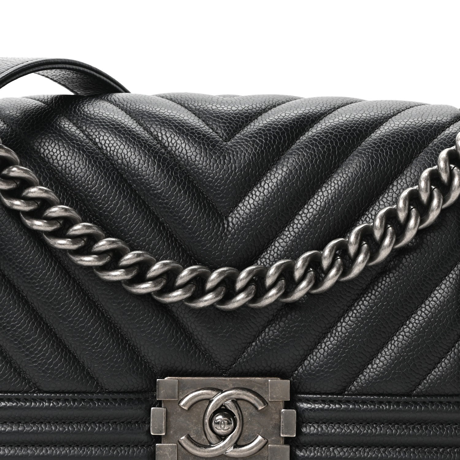 Caviar Chevron Quilted Medium Boy Flap Black