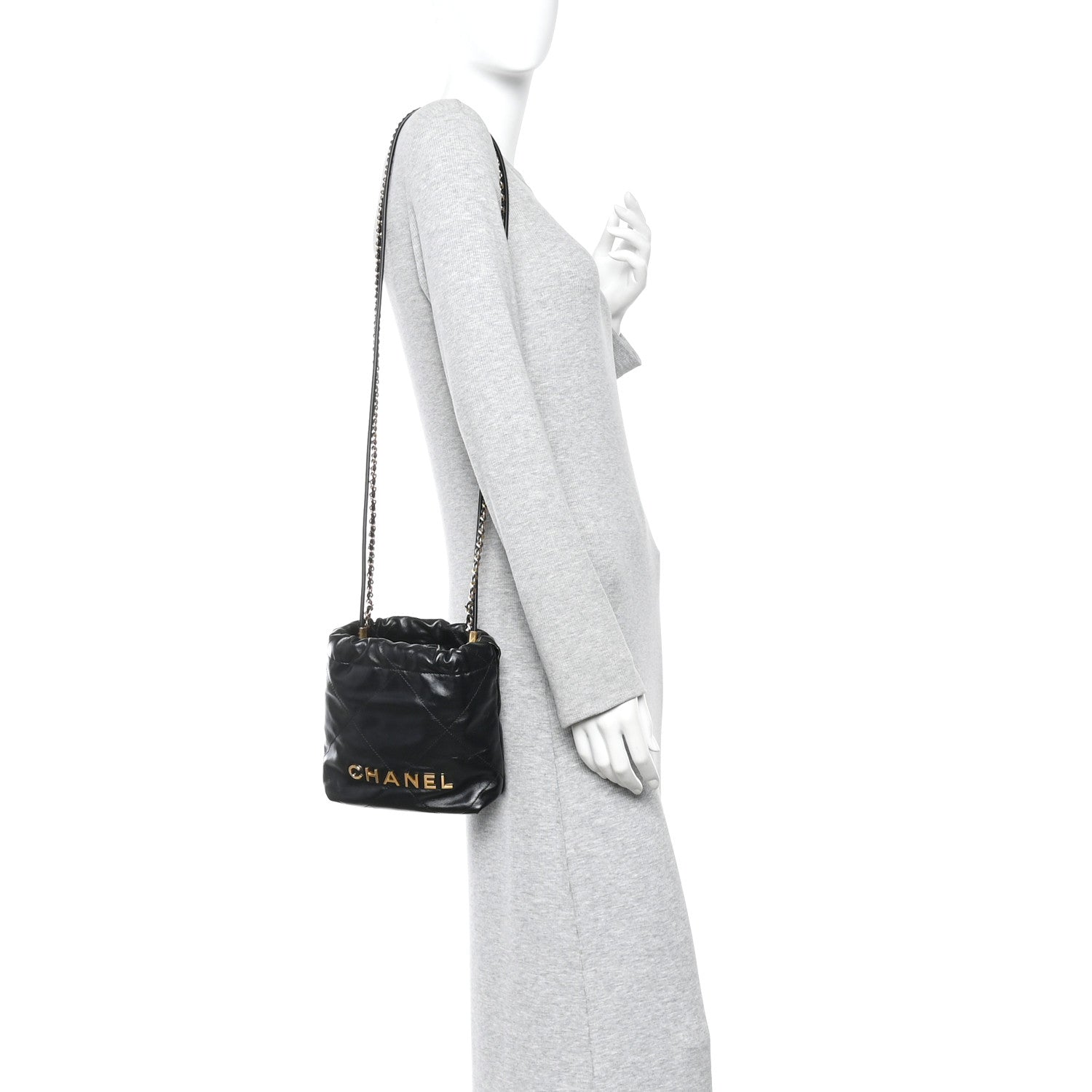 Shiny Calfskin Quilted Pearl CC Chain Mini Chanel 22 Black