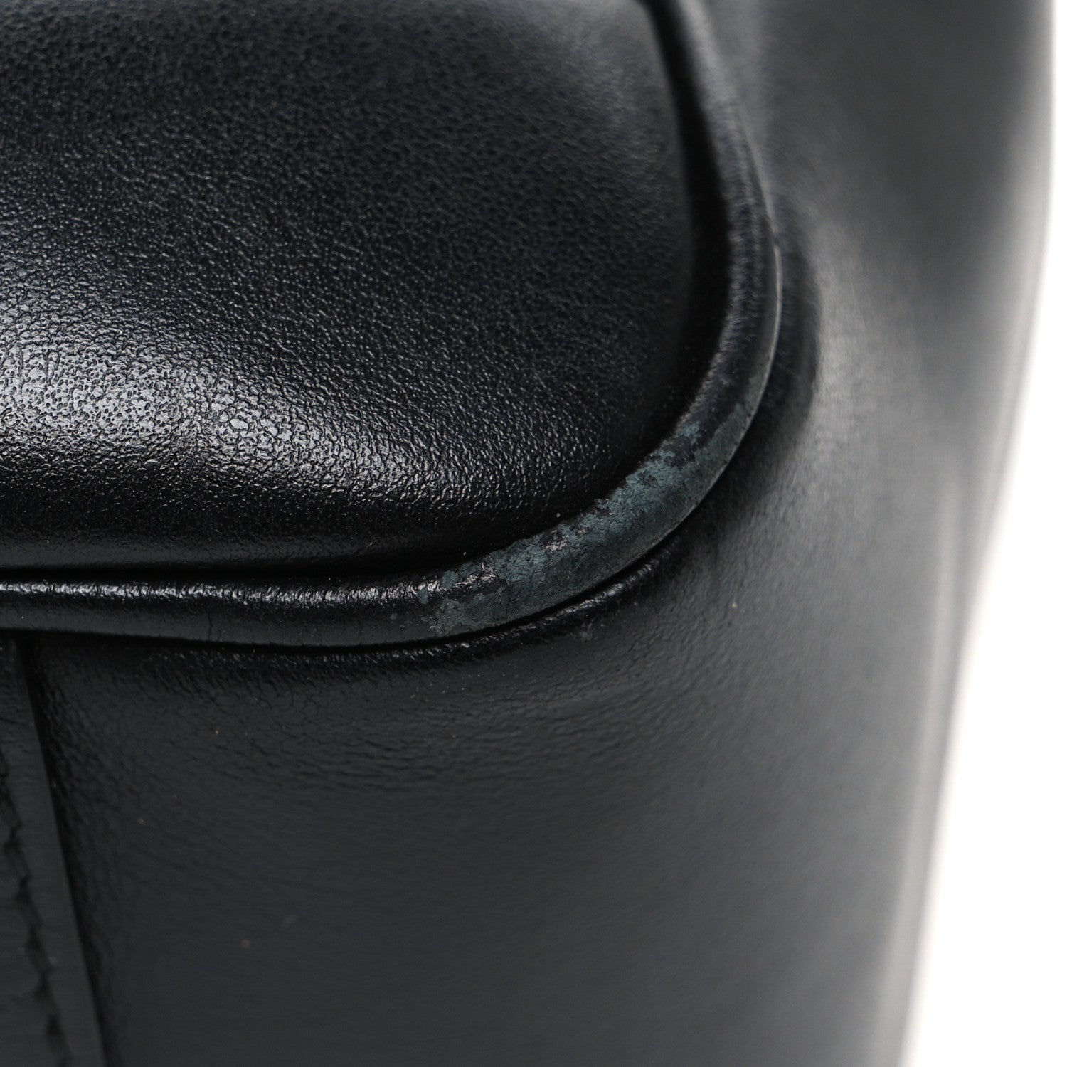 Calfskin Matelasse Medium GG Marmont Shoulder Bag Black