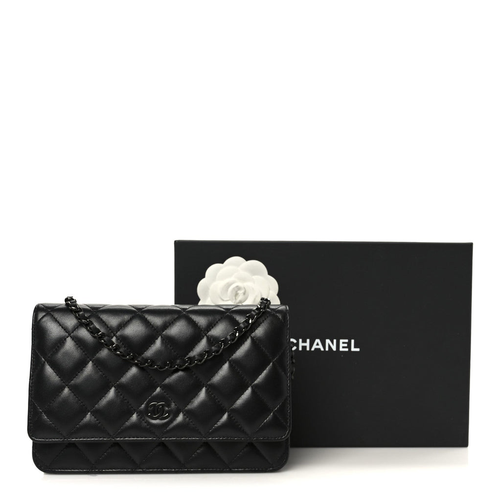 Lambskin Quilted Wallet On Chain WOC So Black