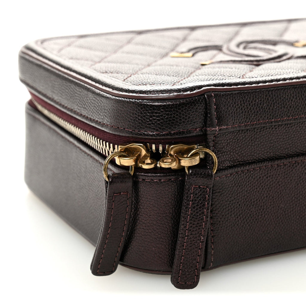 Iridescent Caviar Quilted Medium CC Filigree Vanity Case Burgundy