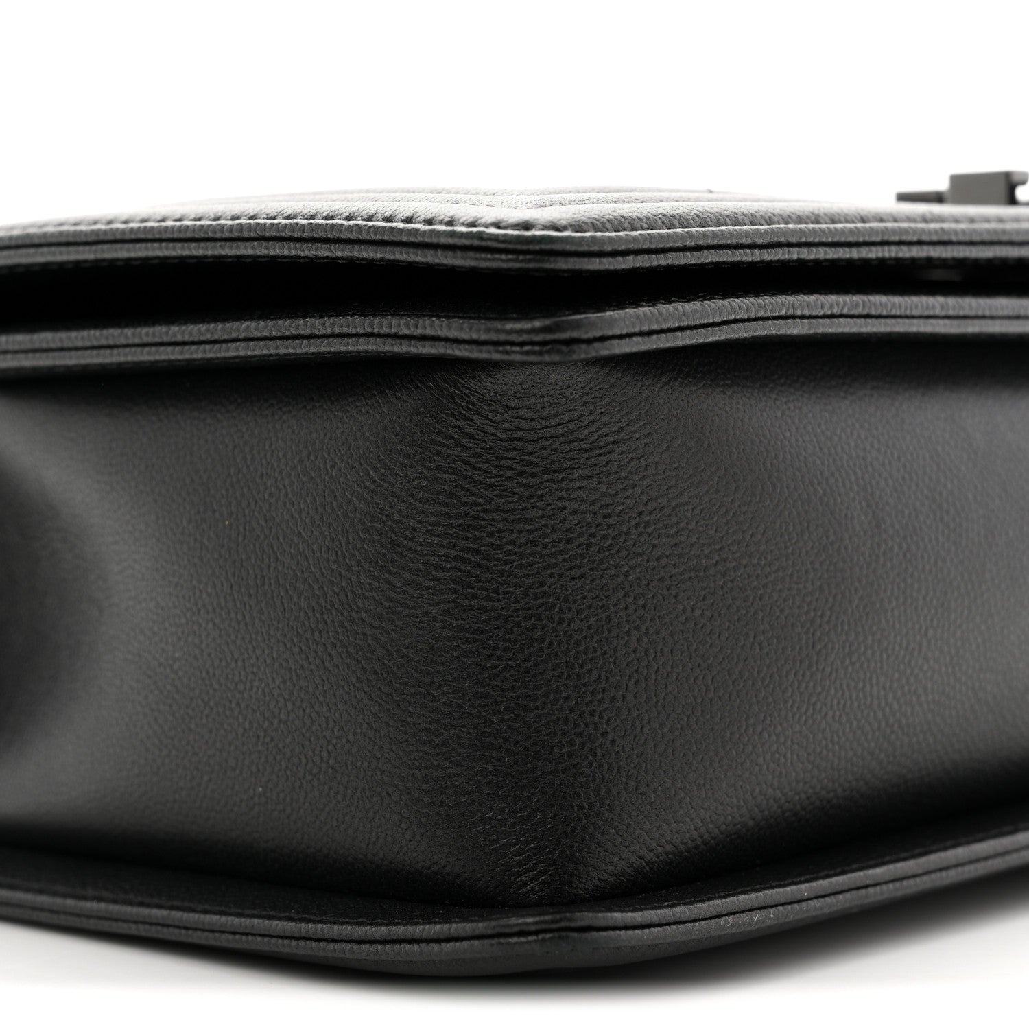 Caviar Quilted New Medium Boy Flap So Black
