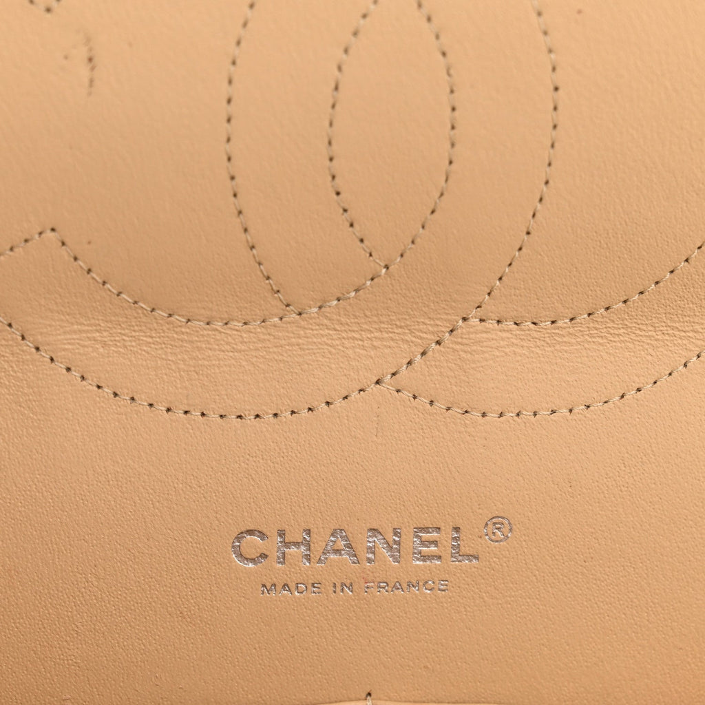 Caviar Quilted Jumbo Double Flap Beige Clair