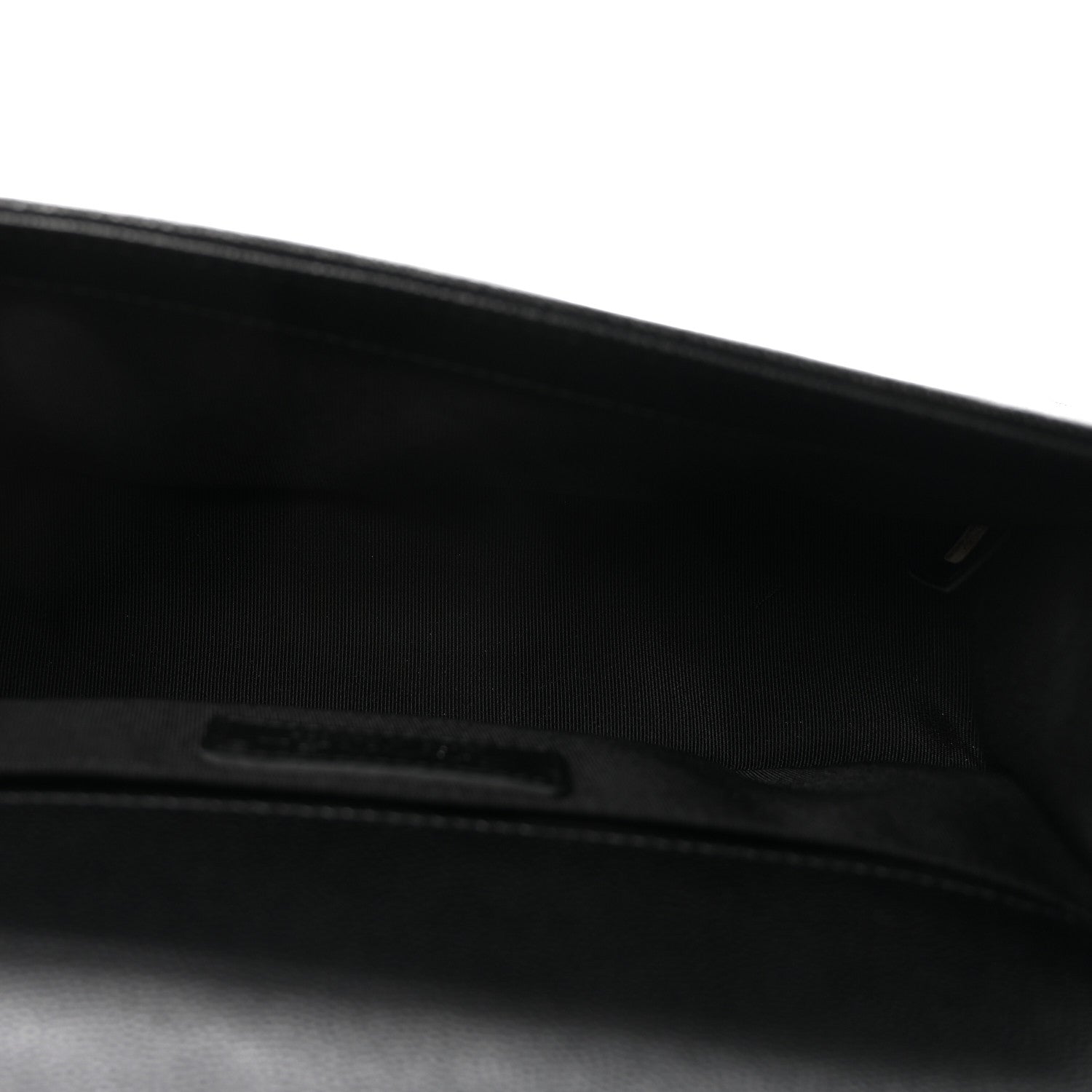 Caviar Quilted Medium Boy Flap Black
