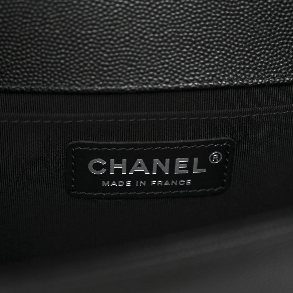 Caviar Quilted Medium Boy Flap Black