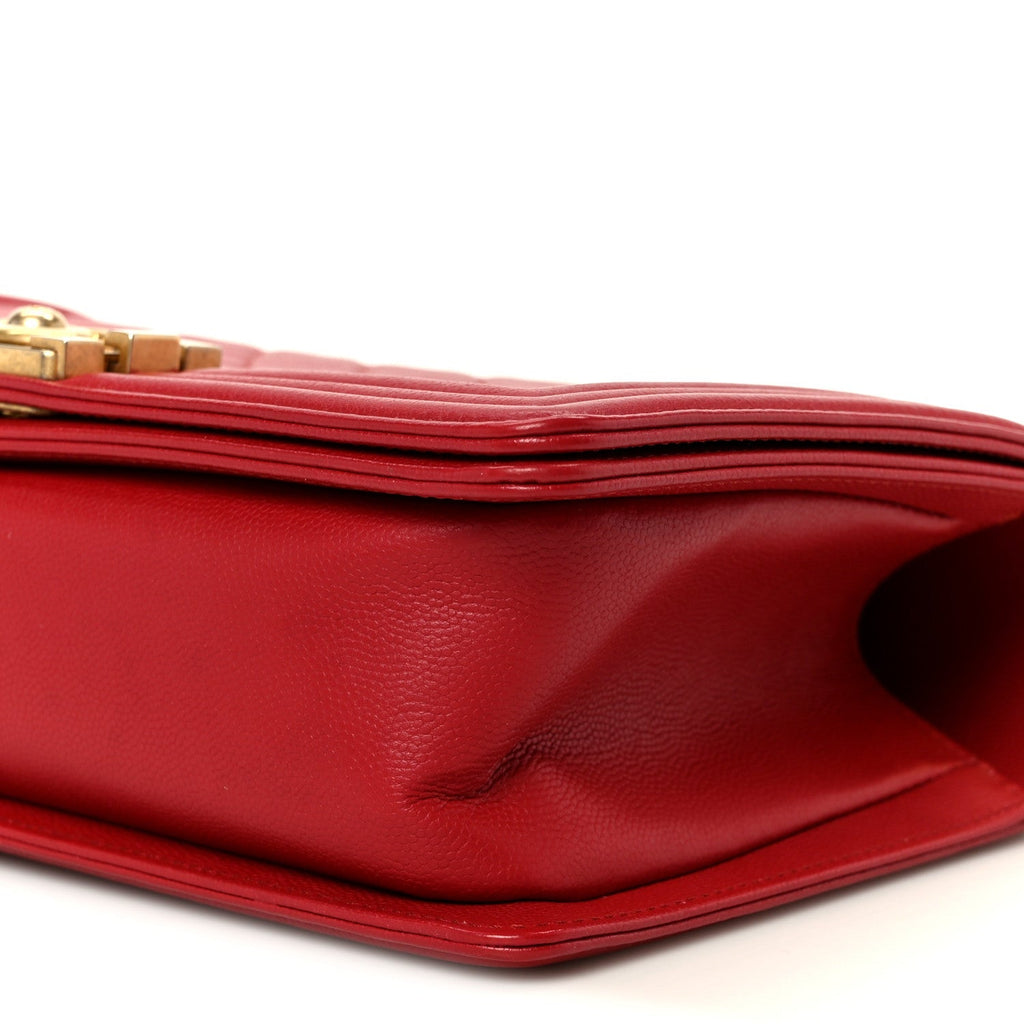 Caviar Quilted Medium Boy Flap Red