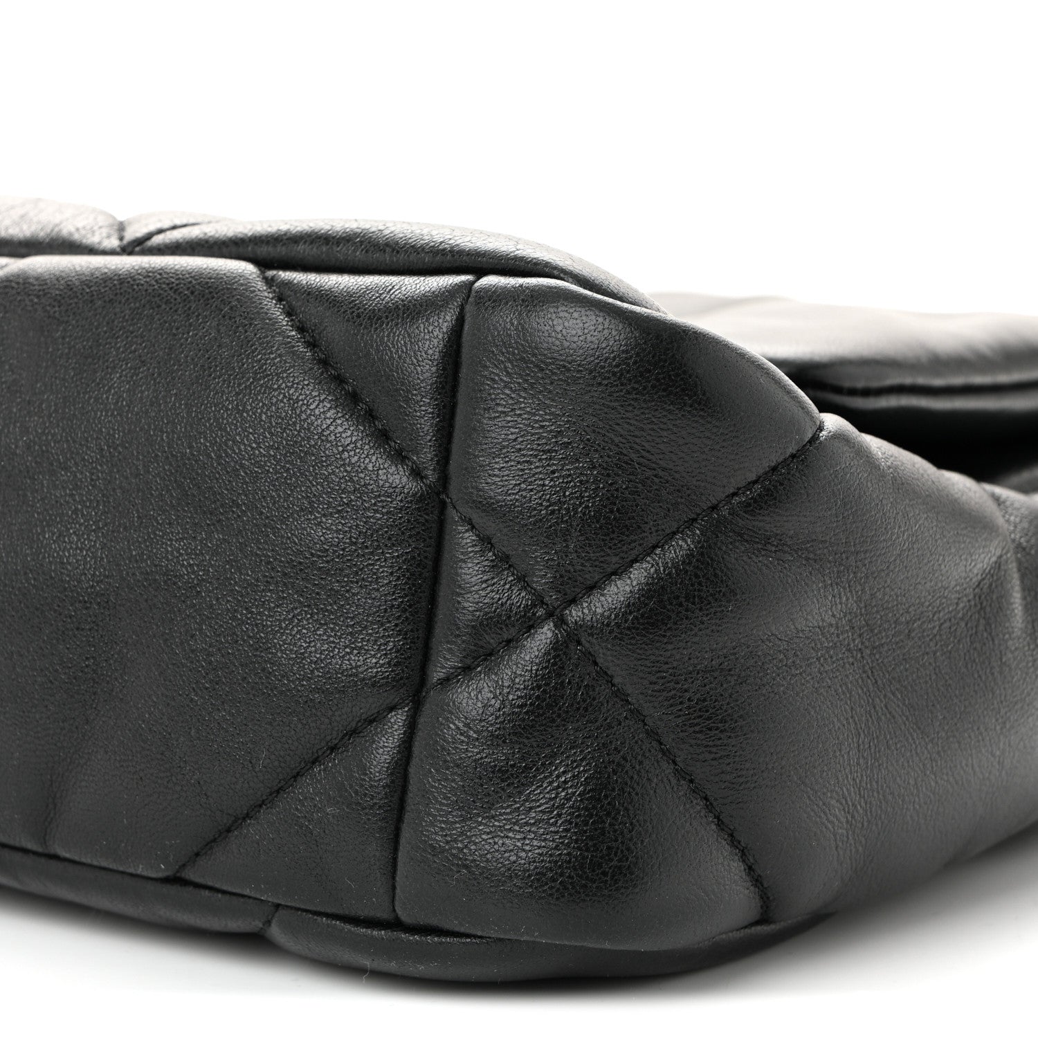 Lambskin Quilted Medium Chanel 19 Flap Black