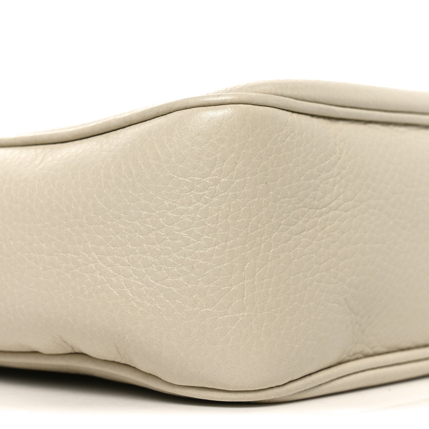 Pebbled Calfskin Small Soho Disco Bag Off White