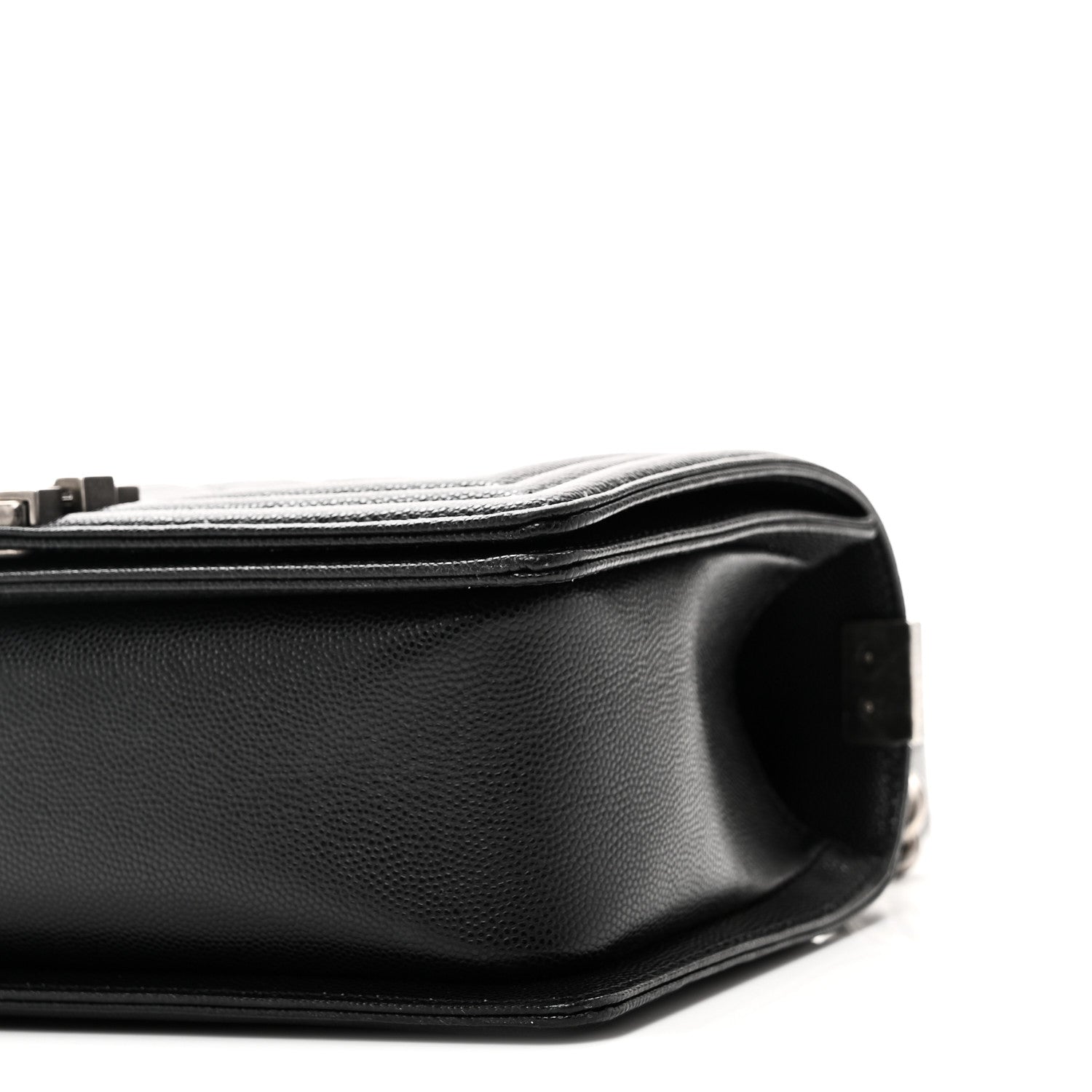Caviar Quilted Medium Boy Flap Black