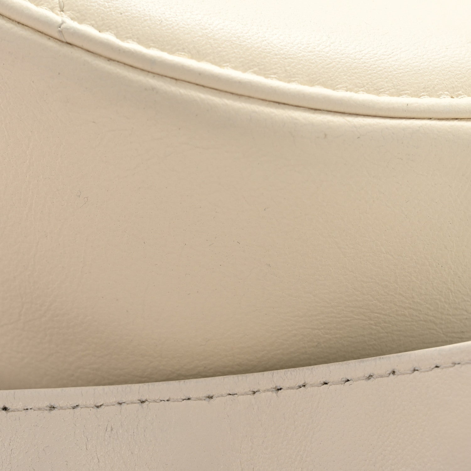Lambskin Quilted Chanel 19 Round Clutch With Chain White