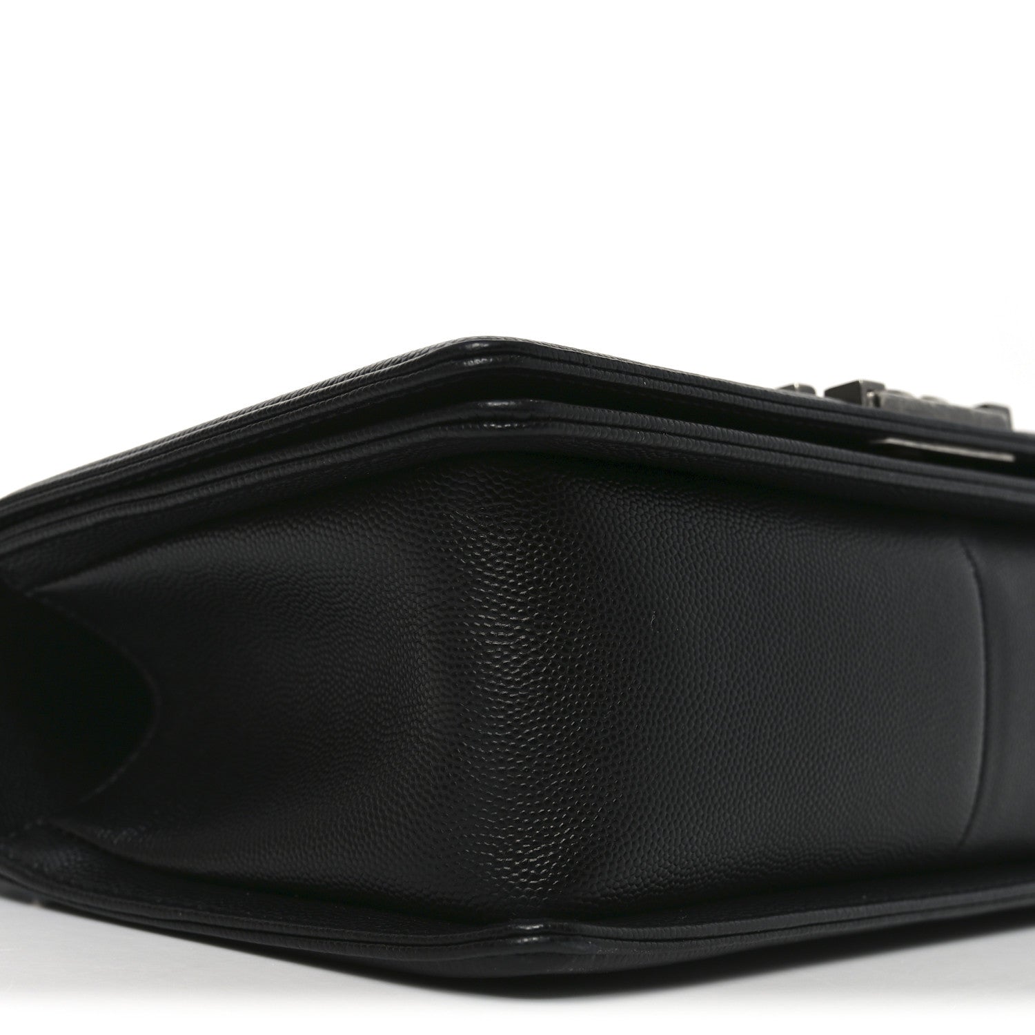 Caviar Quilted Medium Boy Flap Black