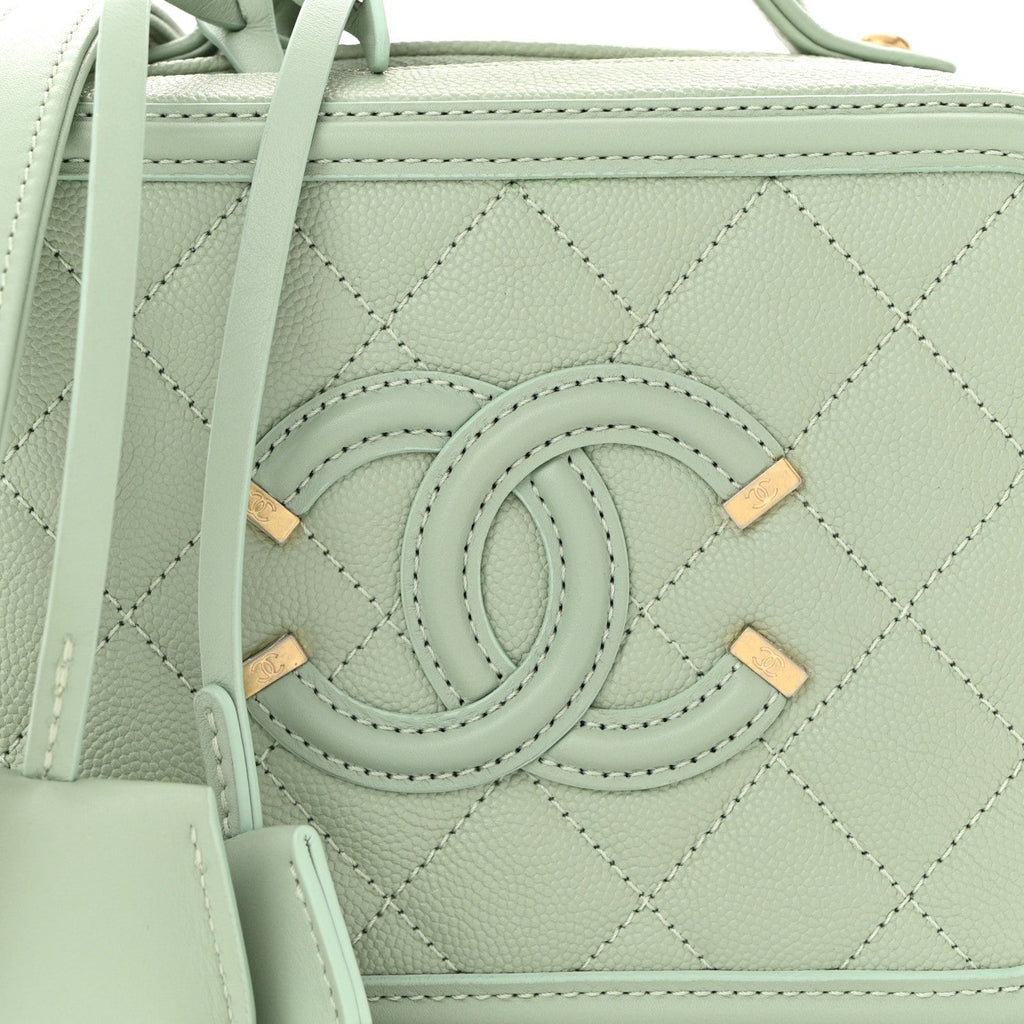 Caviar Quilted Small CC Filigree Vanity Case Mint