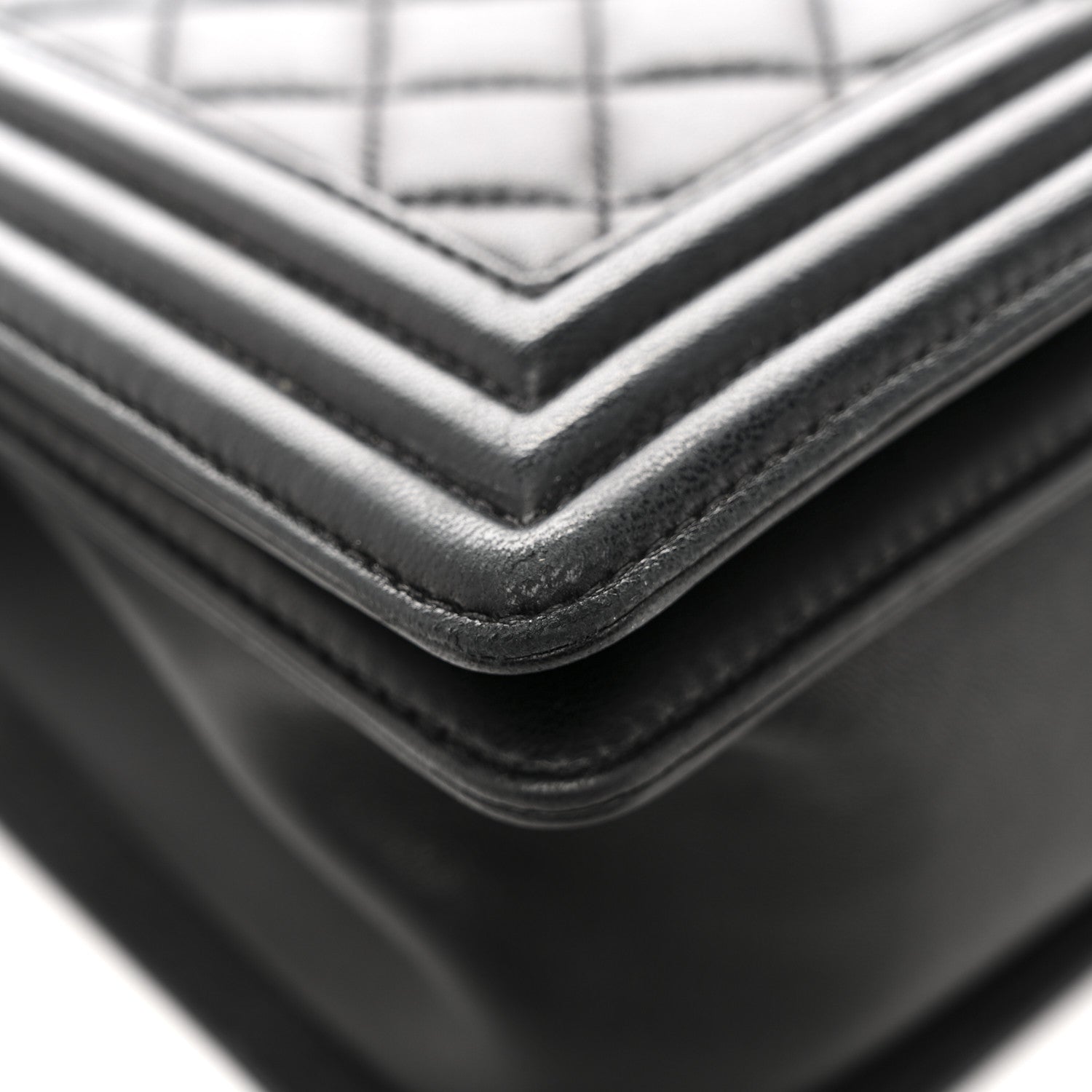 Lambskin Quilted Medium Boy Flap Black