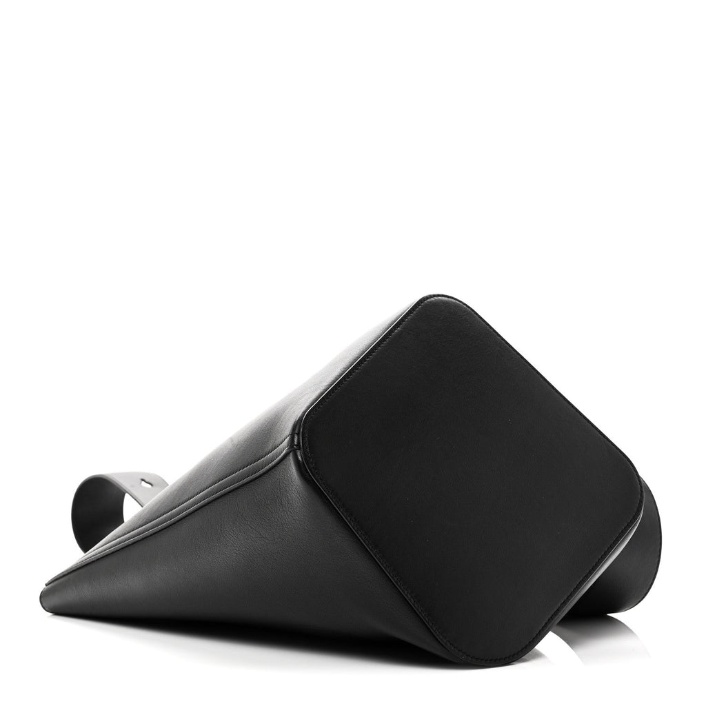Smooth Calfskin Medium Pebble Bucket Bag Black