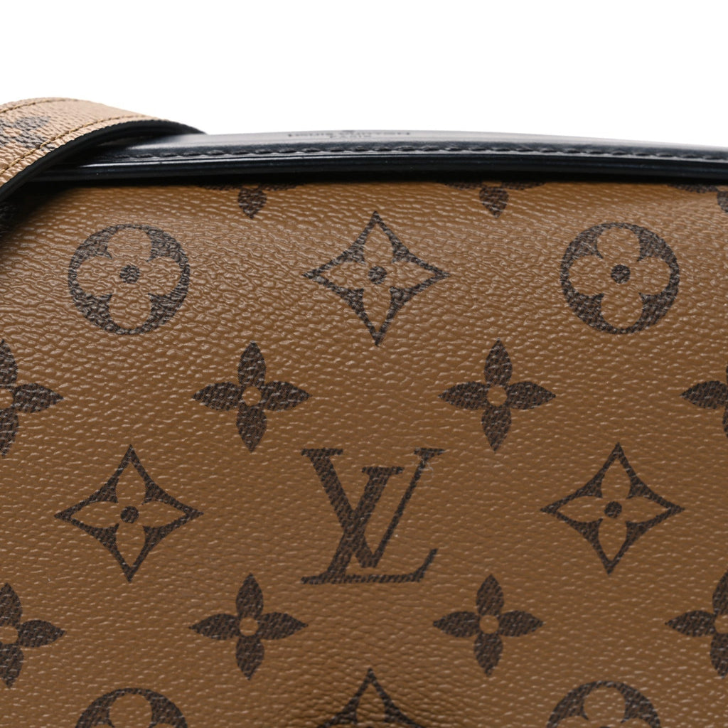 Reverse Monogram Pochette Metis