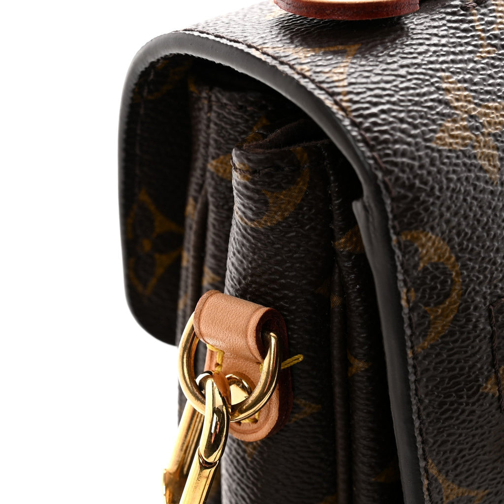 Monogram Pochette Metis