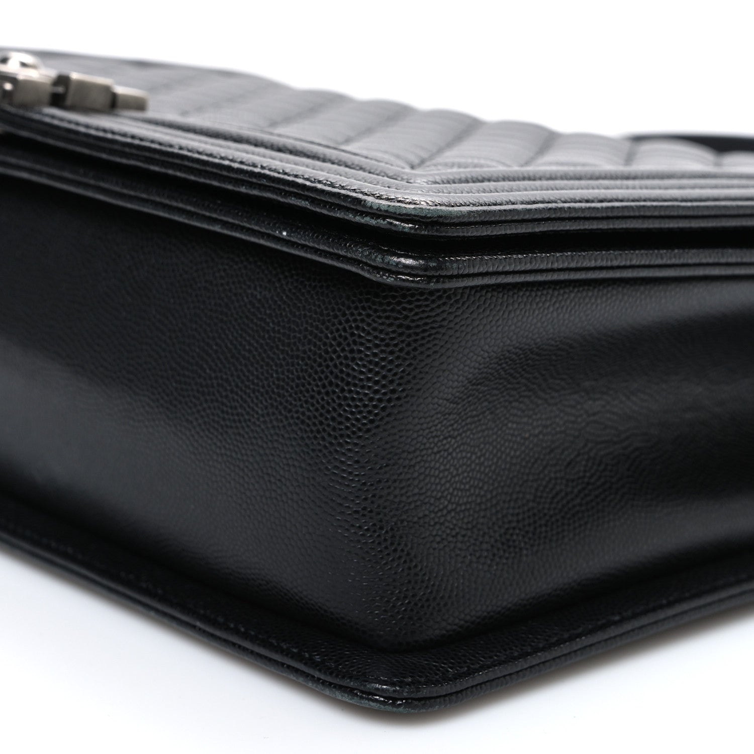Caviar Quilted Large Boy Flap Black