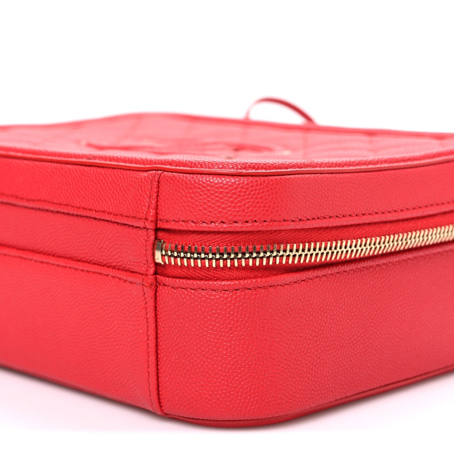 Caviar Quilted Medium CC Filigree Vanity Case Red
