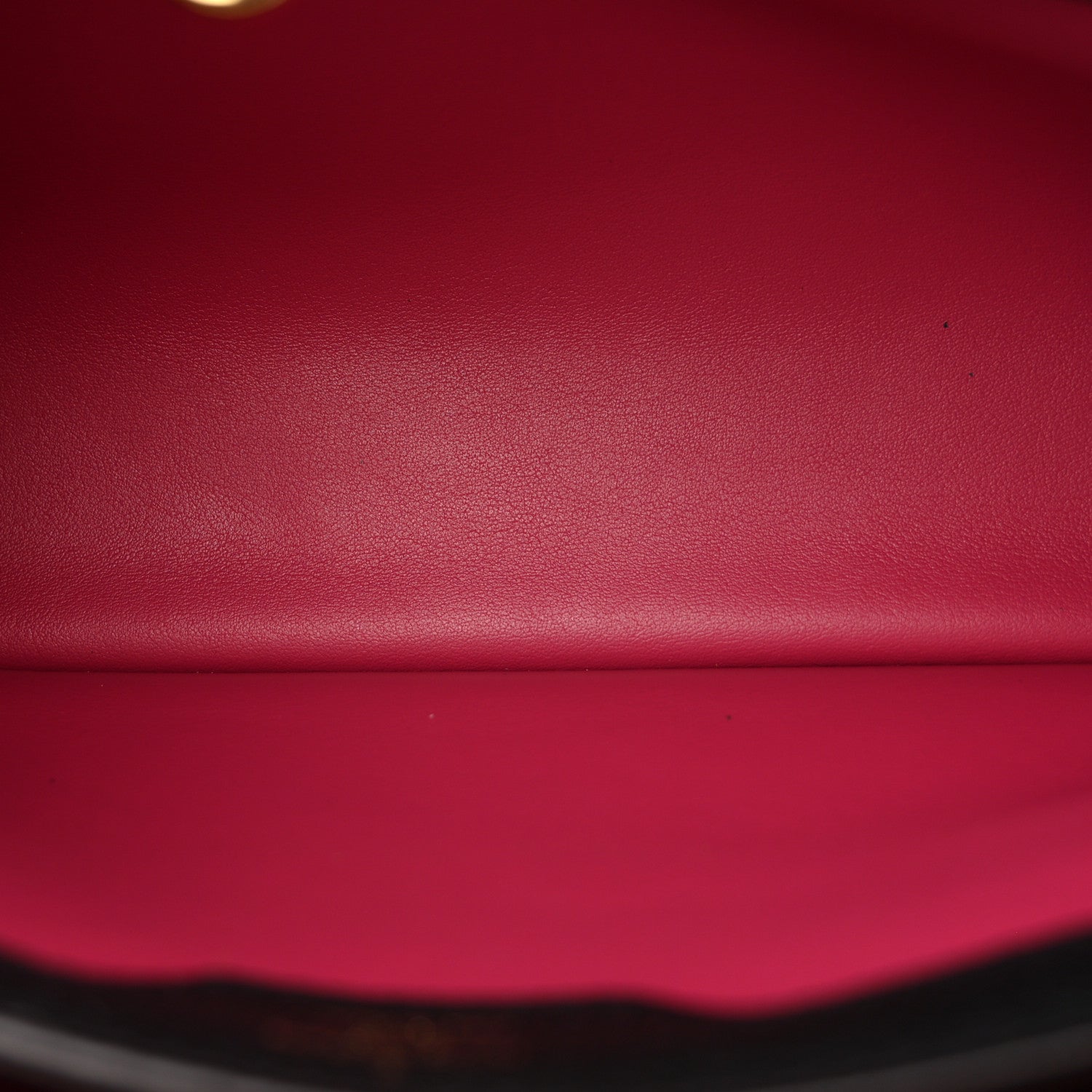 Taurillon Capucines MM Black Fuchsia