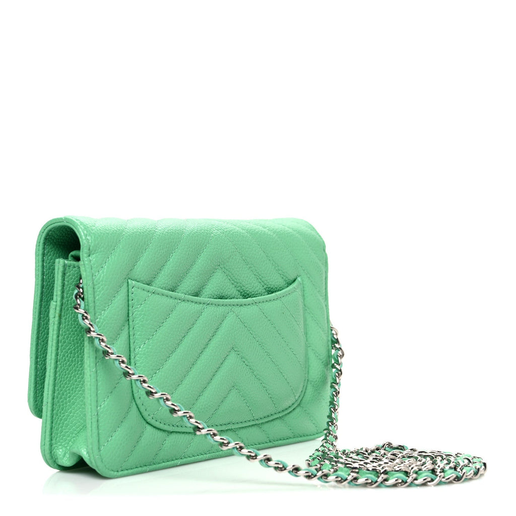 Caviar Chevron Quilted Wallet On Chain WOC Green