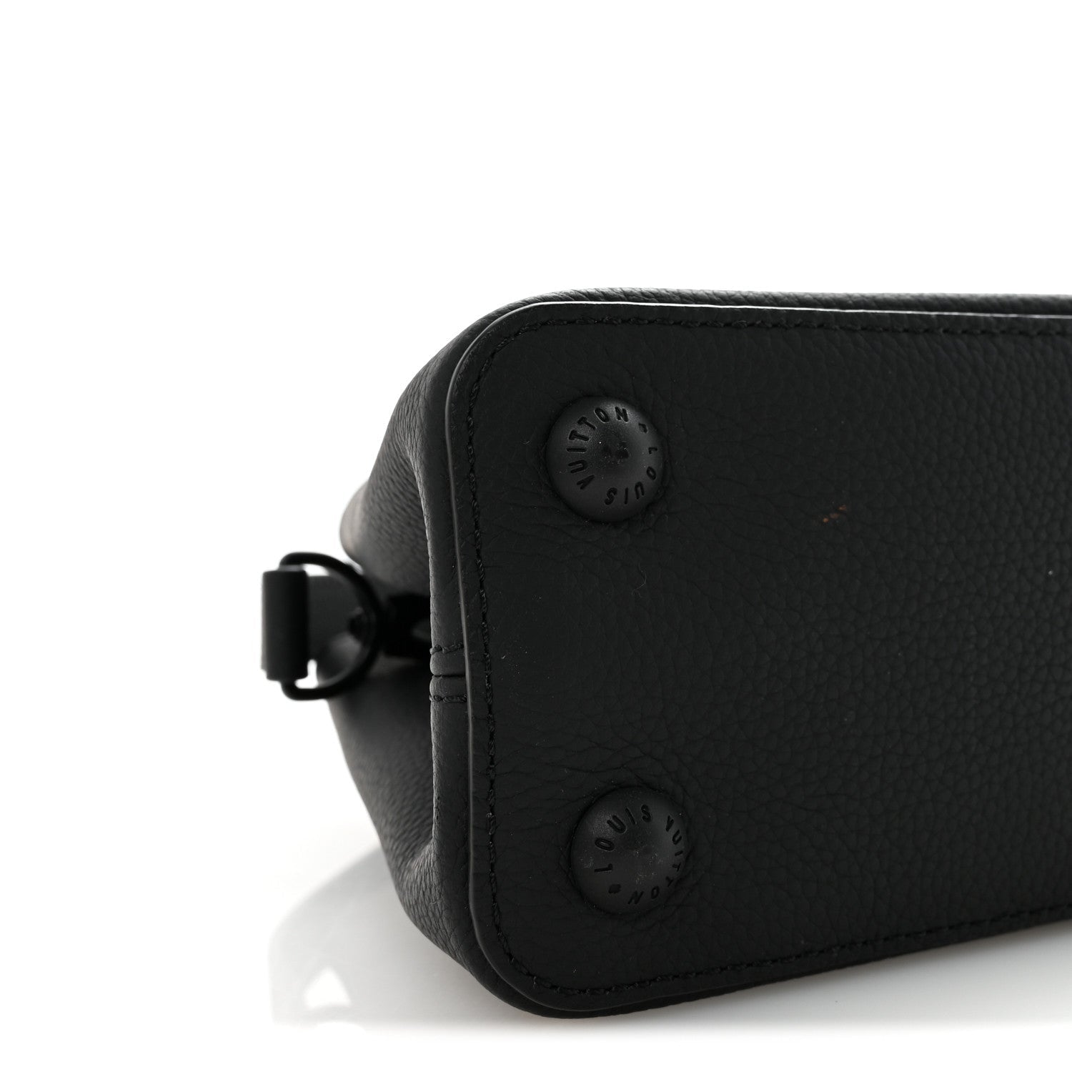 Taurillon Capucines East West MM Matte Black