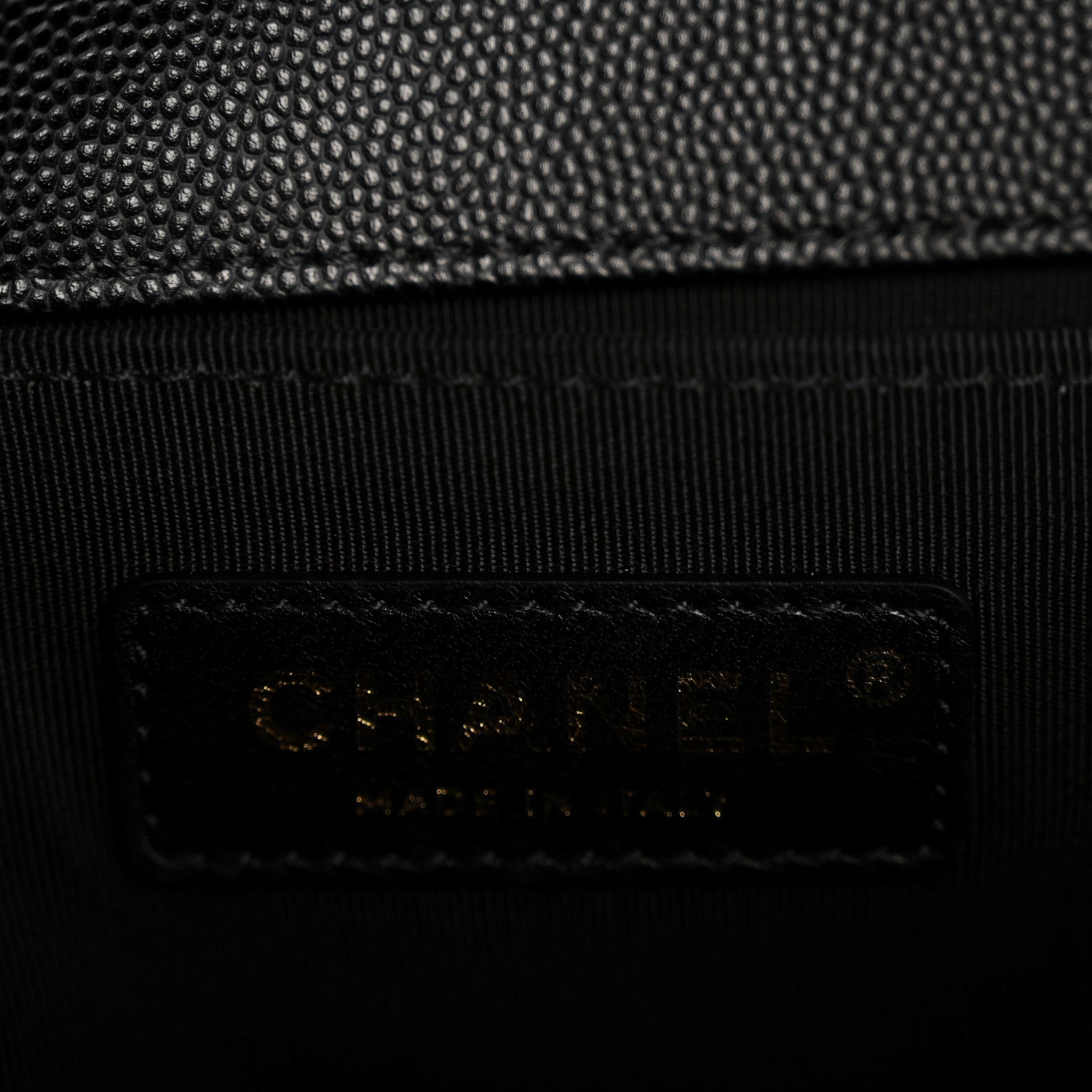 Caviar Quilted Medium Boy Flap Black