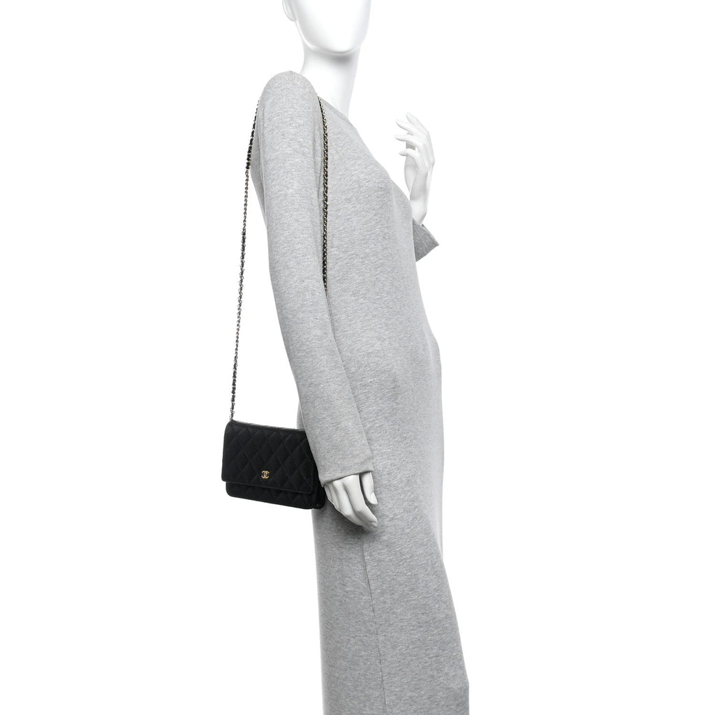 Caviar Quilted Wallet on Chain WOC Black
