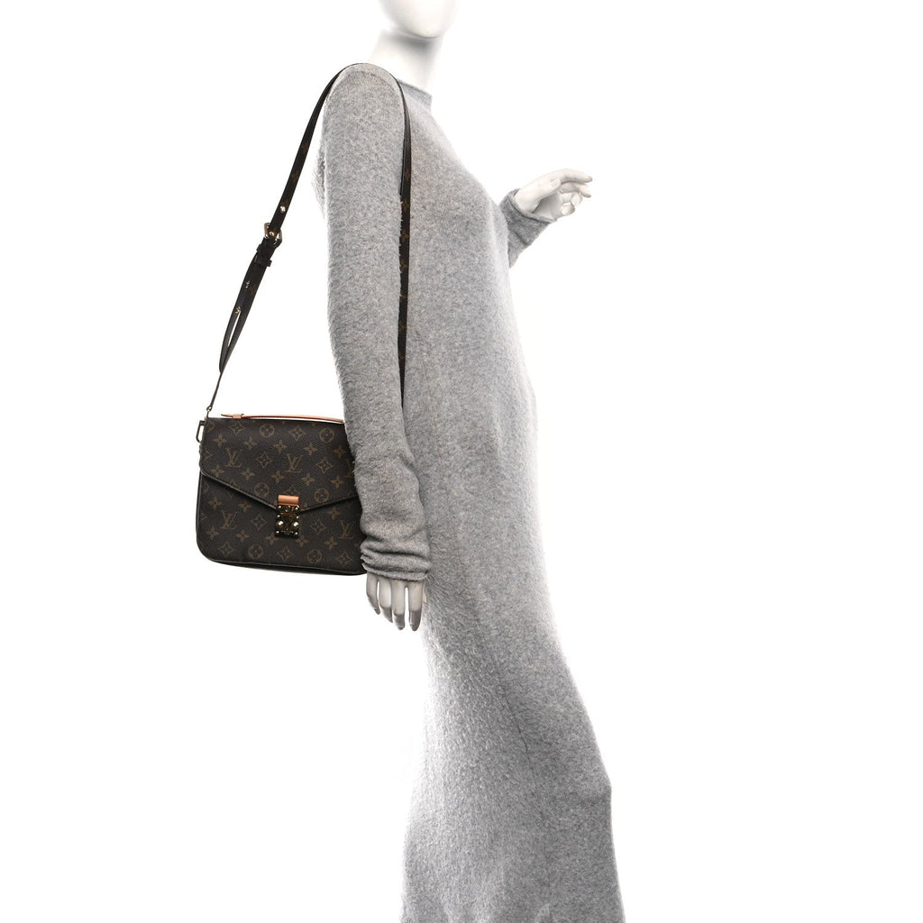 Monogram Pochette Metis