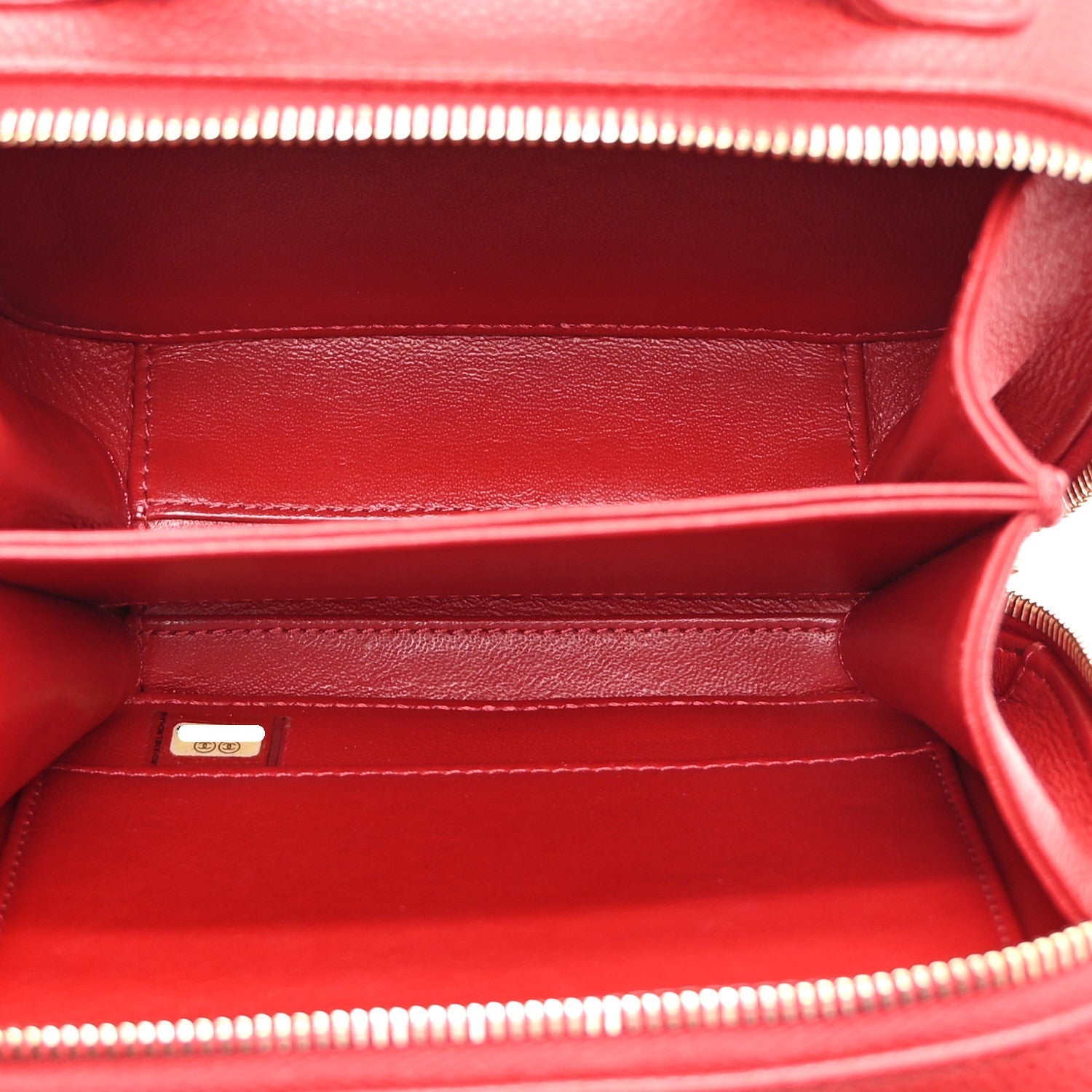 Caviar Quilted Small CC Filigree Vanity Case Red