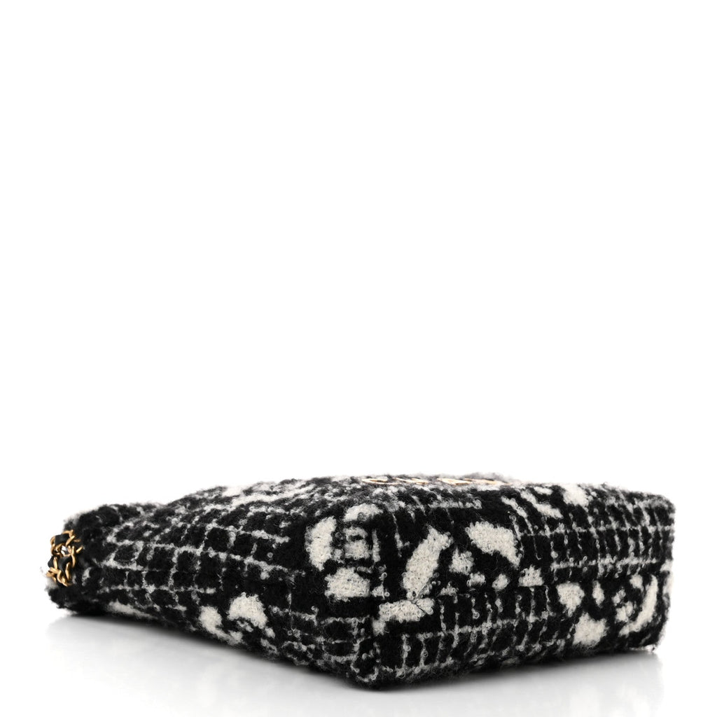 Cashmere Mini Chanel 22 Black White