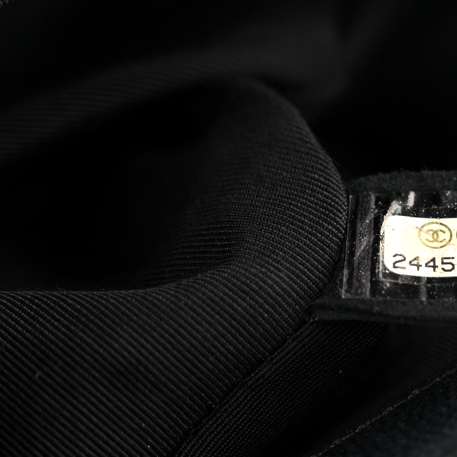 Caviar Quilted Medium Boy Flap Black