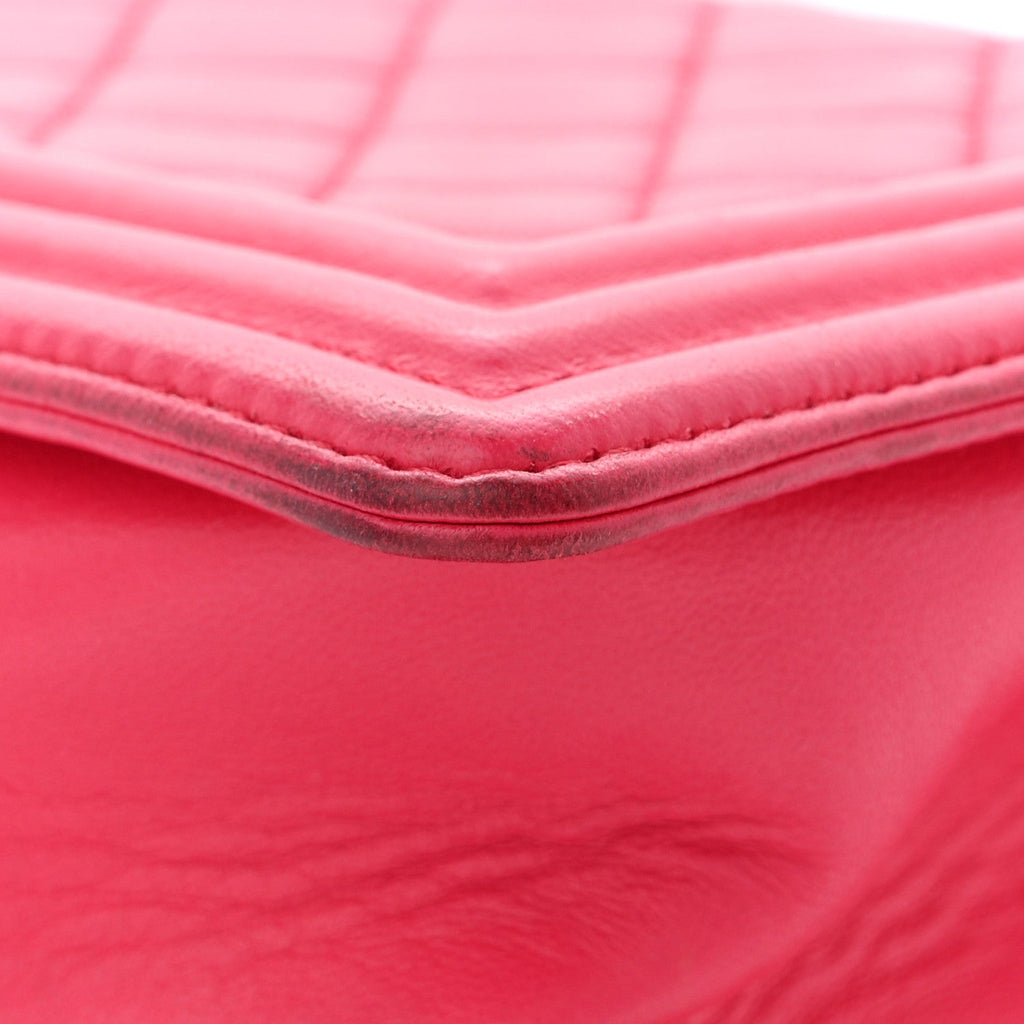 Lambskin Quilted Medium Boy Flap Fuchsia