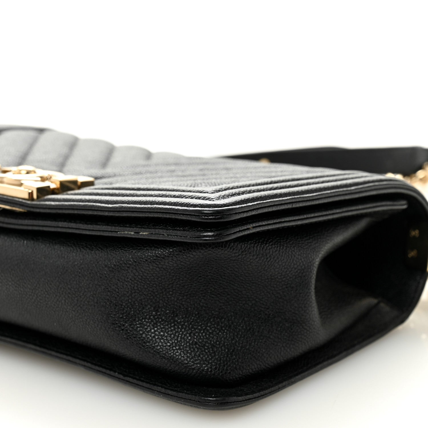 Caviar Chevron Quilted Medium Boy Flap Black